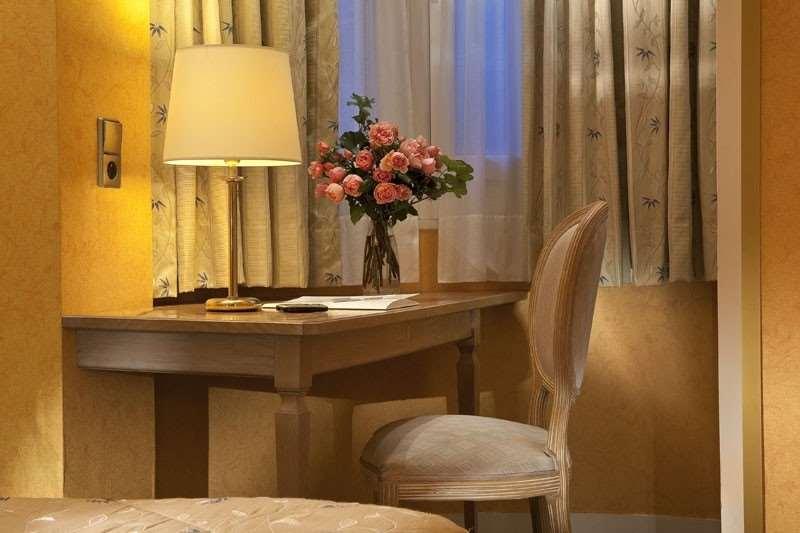 Cecilia Arc De Triomphe Hotel Paris Quarto foto